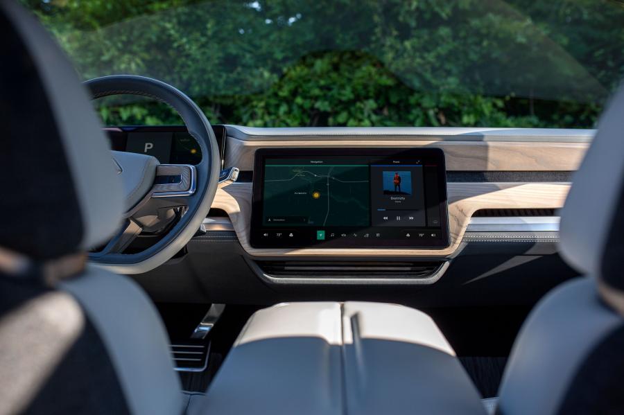 Интерьер Rivian R1S 2018 года  (фото 31 из 33)